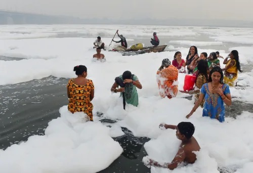 Toxic-foam-in-Yamuna-river