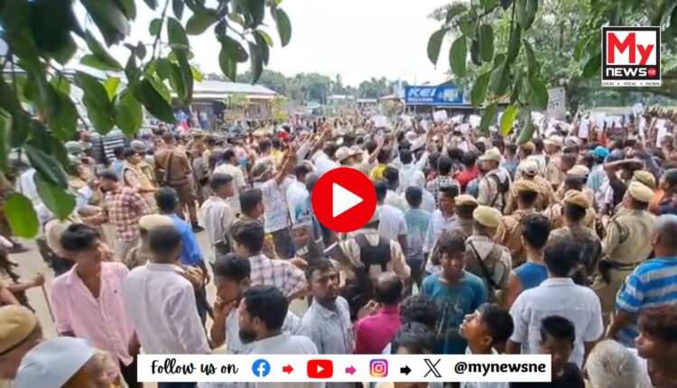 ১৭ নং ৰাষ্ট্ৰীয় ঘাইপথ অৱৰোধ কৰে প্ৰতিবাদী বিধায়ক আৰু ৰাইজে