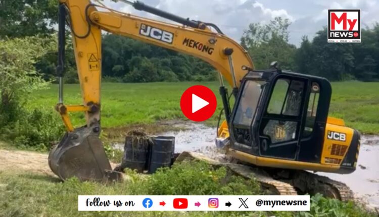 শিৱসাগৰৰত ONGCৰ তেল পৰিবাহী পাইপ ফুটি নিৰ্গমন হৈছে খাৰুৱা তেল